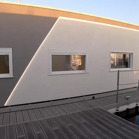 Marina Degli Estensi Floating Resort Llido Degli Estensi Dış mekan fotoğraf