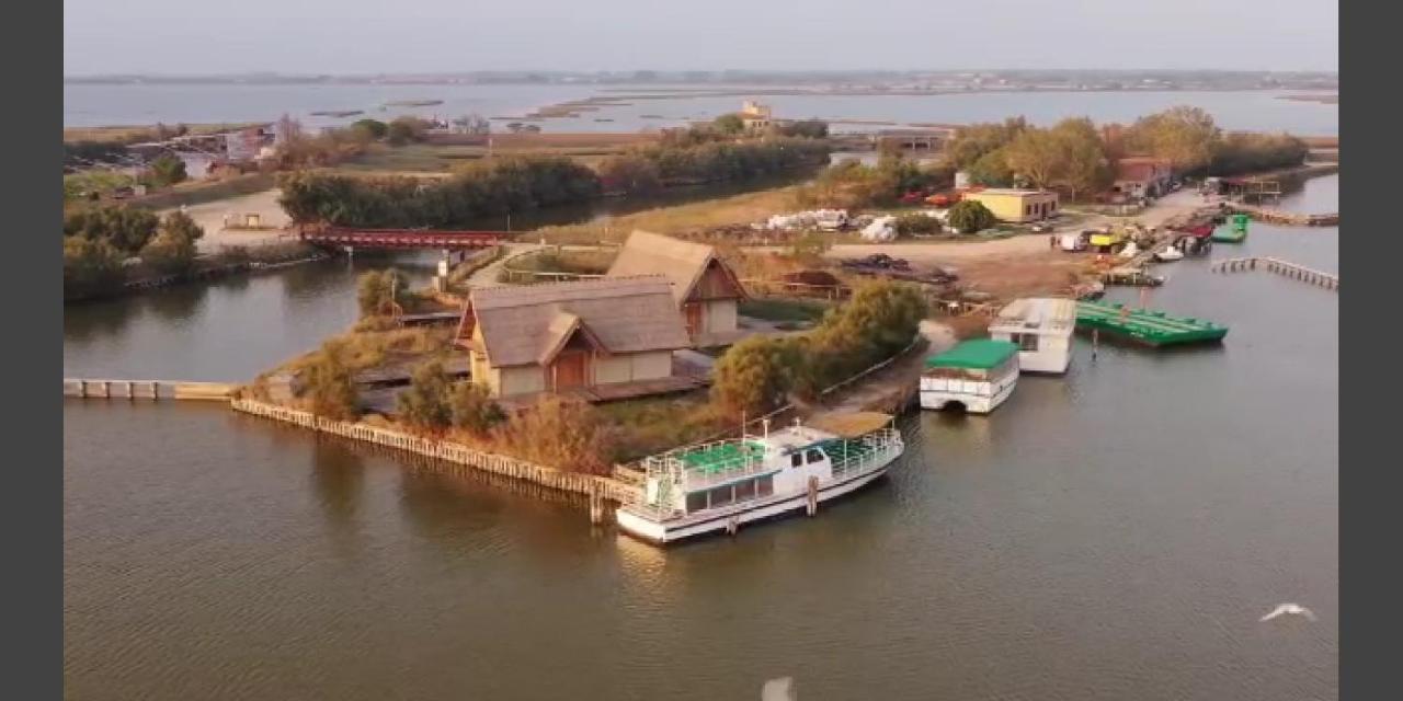 Marina Degli Estensi Floating Resort Llido Degli Estensi Dış mekan fotoğraf