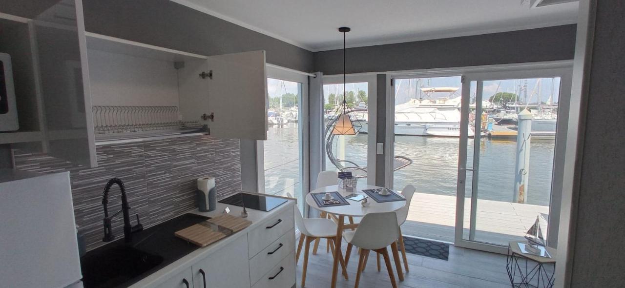 Marina Degli Estensi Floating Resort Llido Degli Estensi Dış mekan fotoğraf