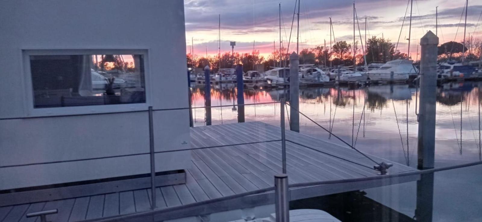 Marina Degli Estensi Floating Resort Llido Degli Estensi Dış mekan fotoğraf