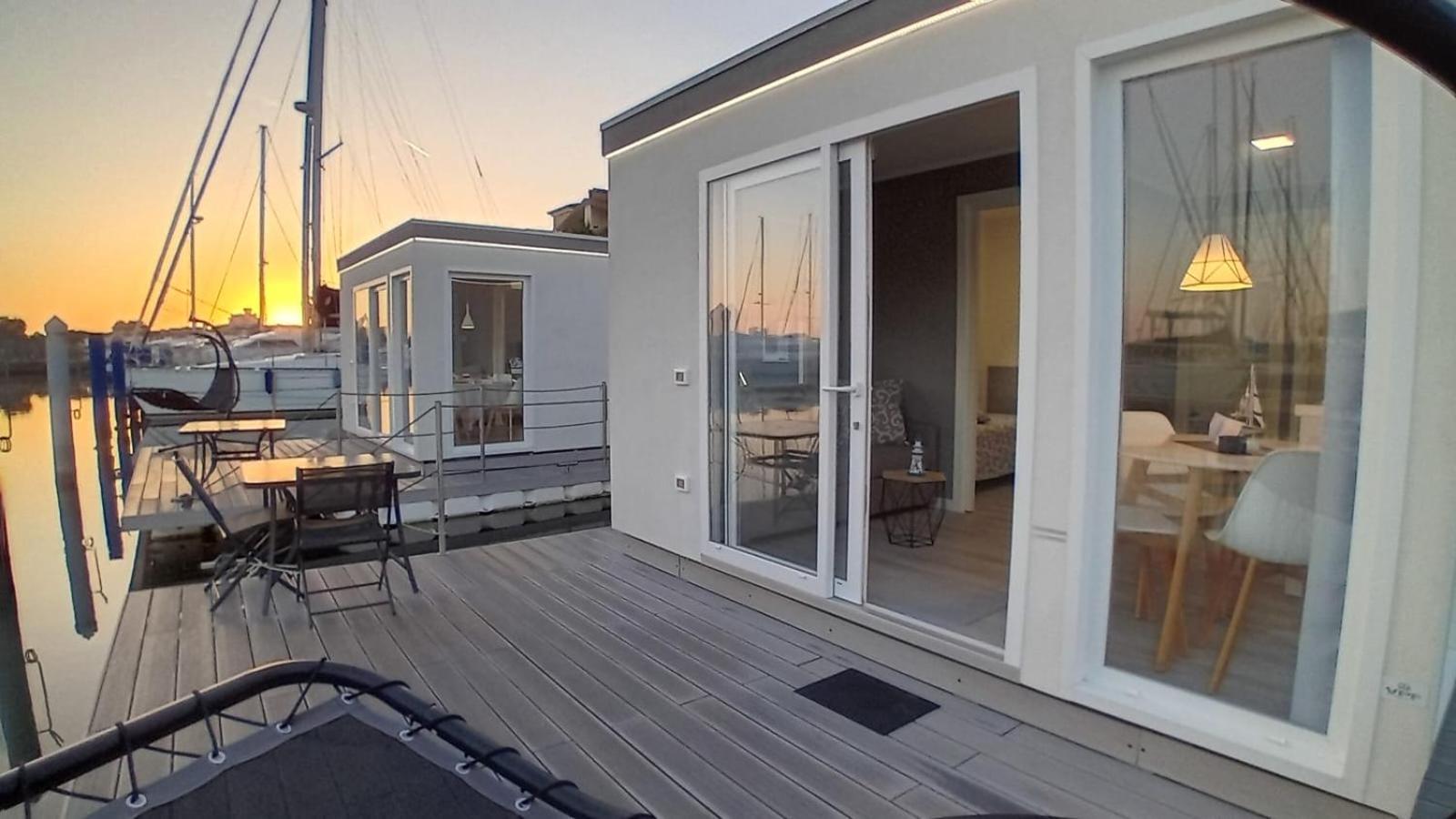 Marina Degli Estensi Floating Resort Llido Degli Estensi Dış mekan fotoğraf